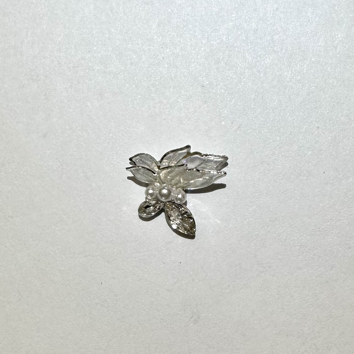 Nail Art Zone - 3D rhinestone and pearl butterfly nail